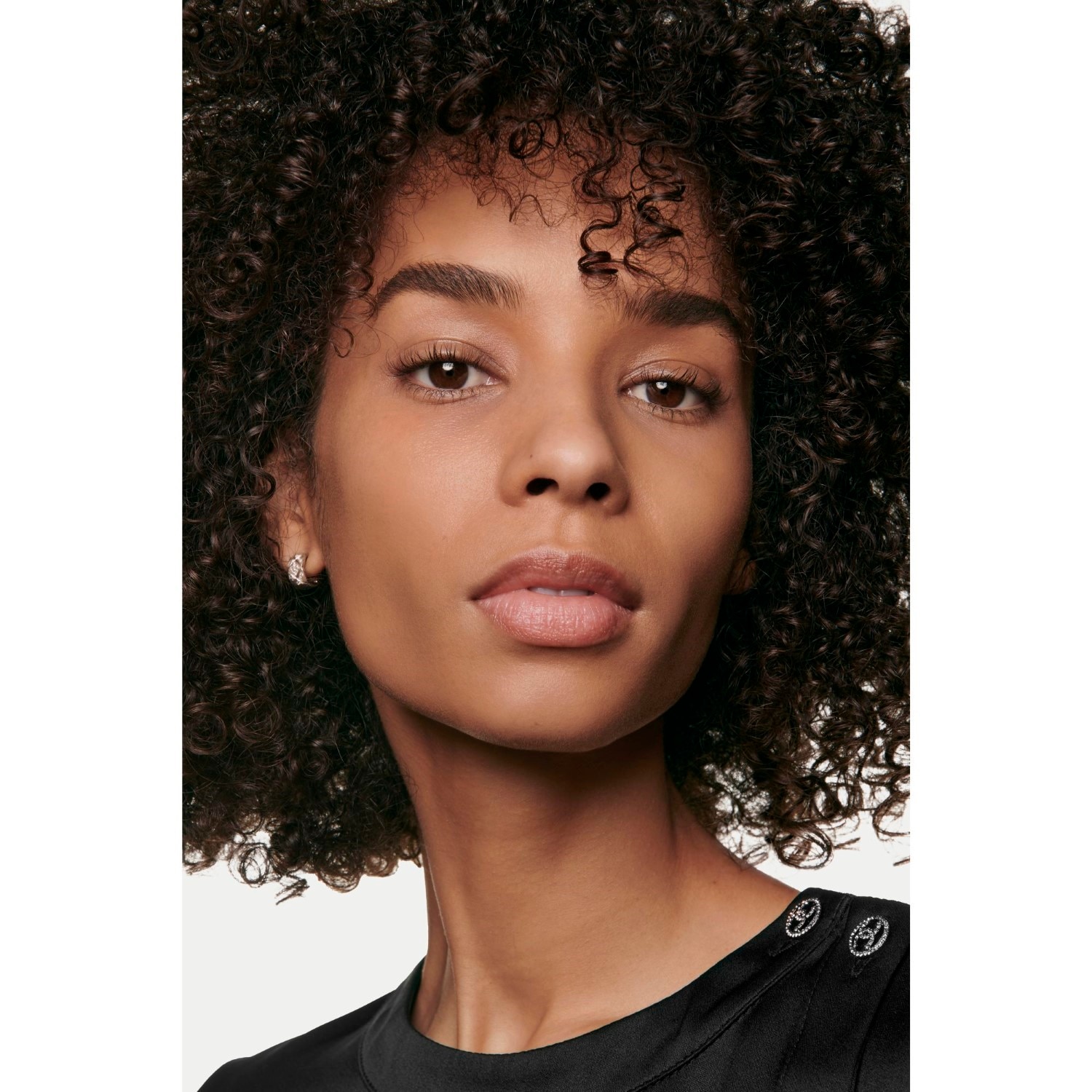 LES BEIGES BASE DE MAQUILLAJE. EFECTO SALUDABLE NATURAL HIDRATANTE